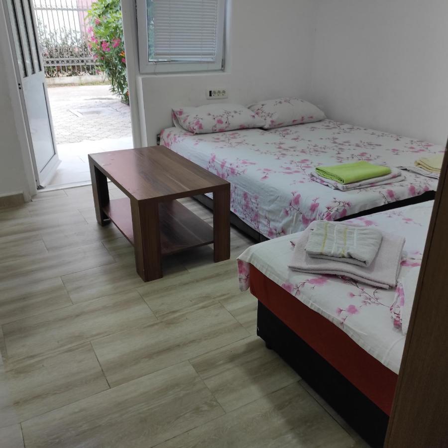 Apartment Perutovic Sutomore Dış mekan fotoğraf