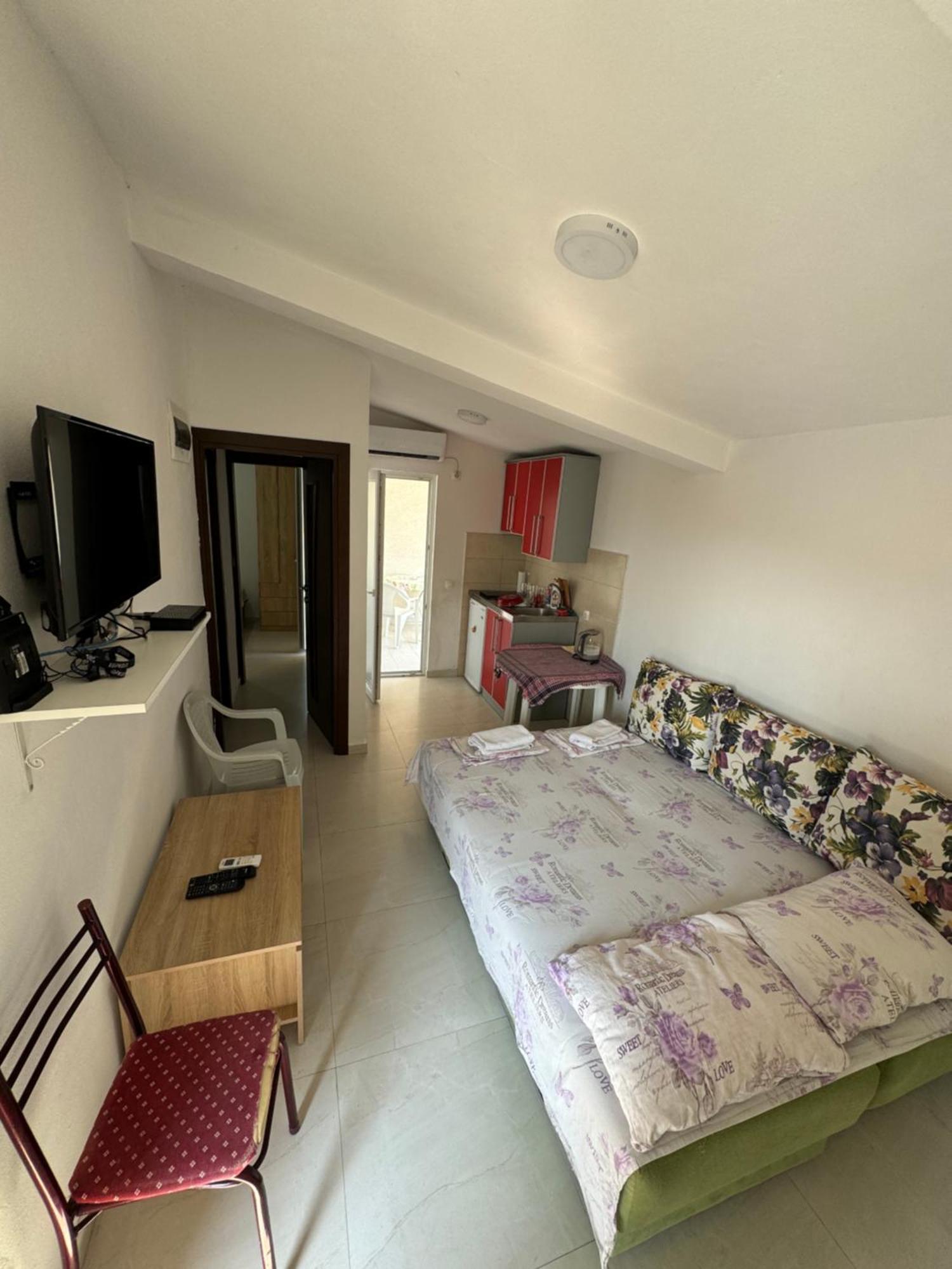 Apartment Perutovic Sutomore Dış mekan fotoğraf