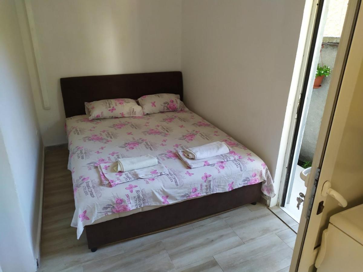 Apartment Perutovic Sutomore Dış mekan fotoğraf
